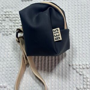 BÉIS Mini Pouch Wristlet Black Cream Travel Bag Organizer Zip Strap Micro Bag